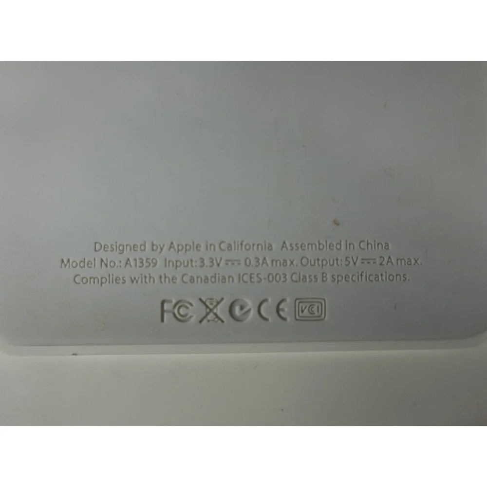 Apple iPad Keyboard Dock‎ A1359 Silver White Good 30-pin Connector Aluminum